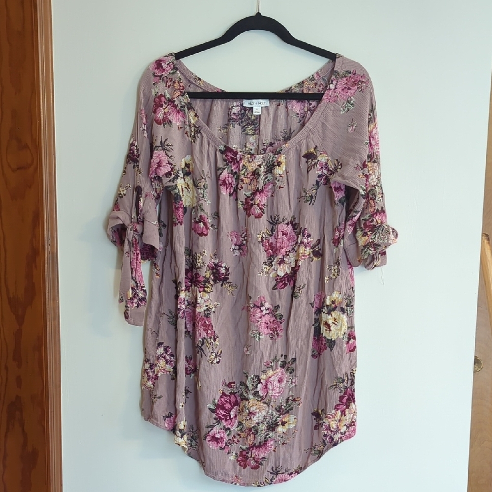 Pink Floral Tunic with Ruffled Sleeves and Relaxed Fit